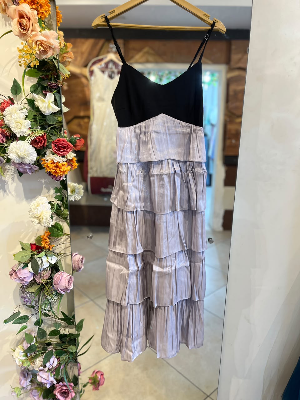 SLEEVLESS MAXI