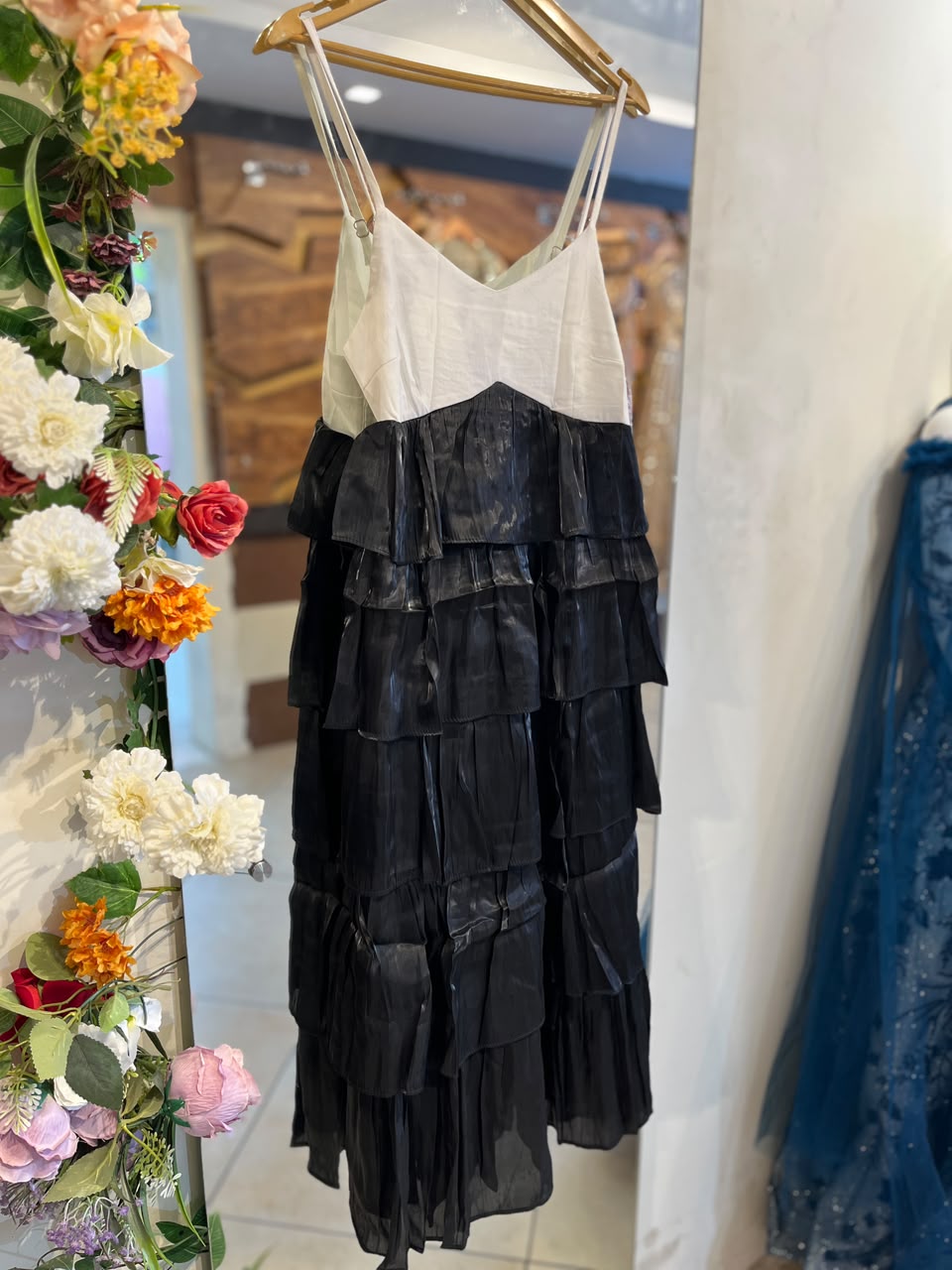 SLEEVLESS MAXI