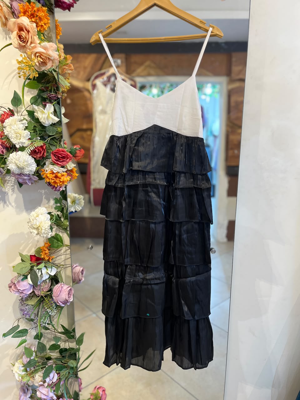 SLEEVLESS MAXI