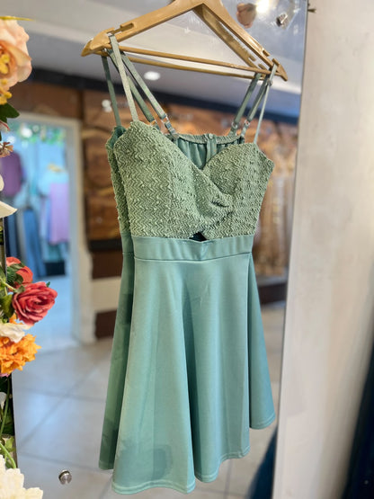 sleevless short maxi