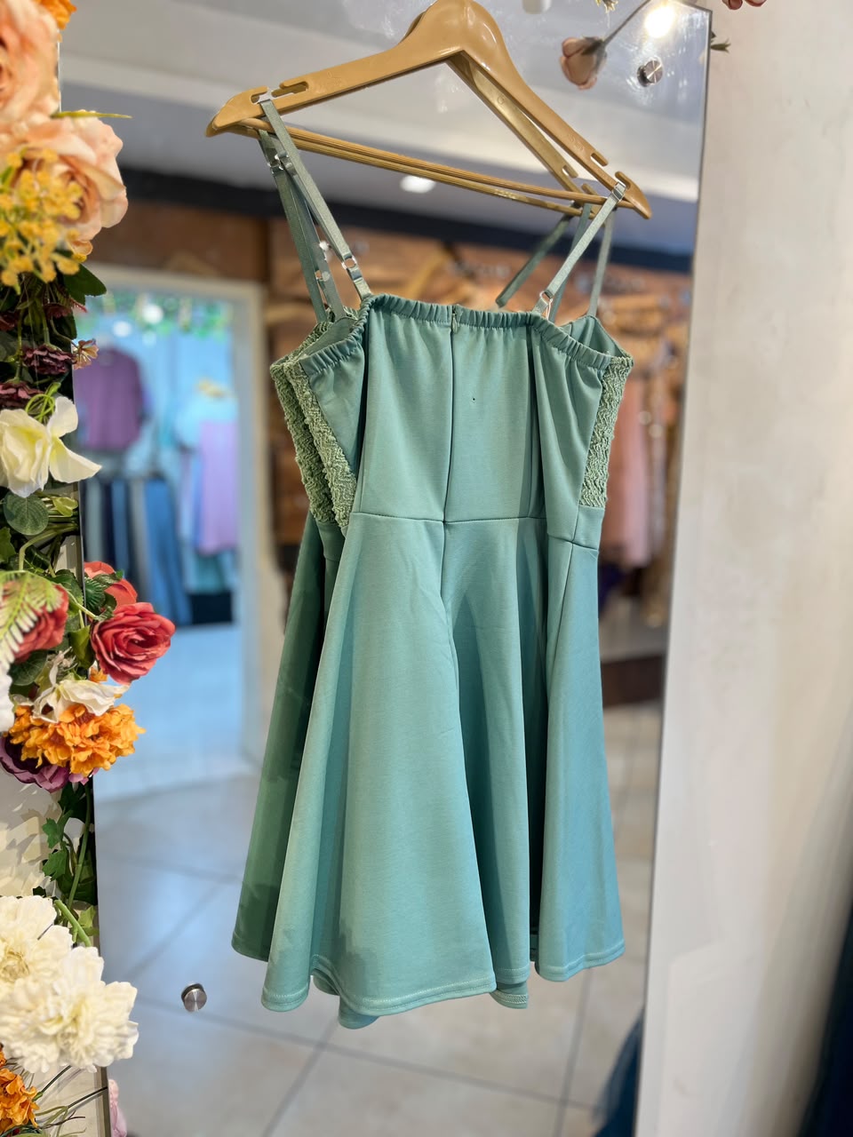 sleevless short maxi