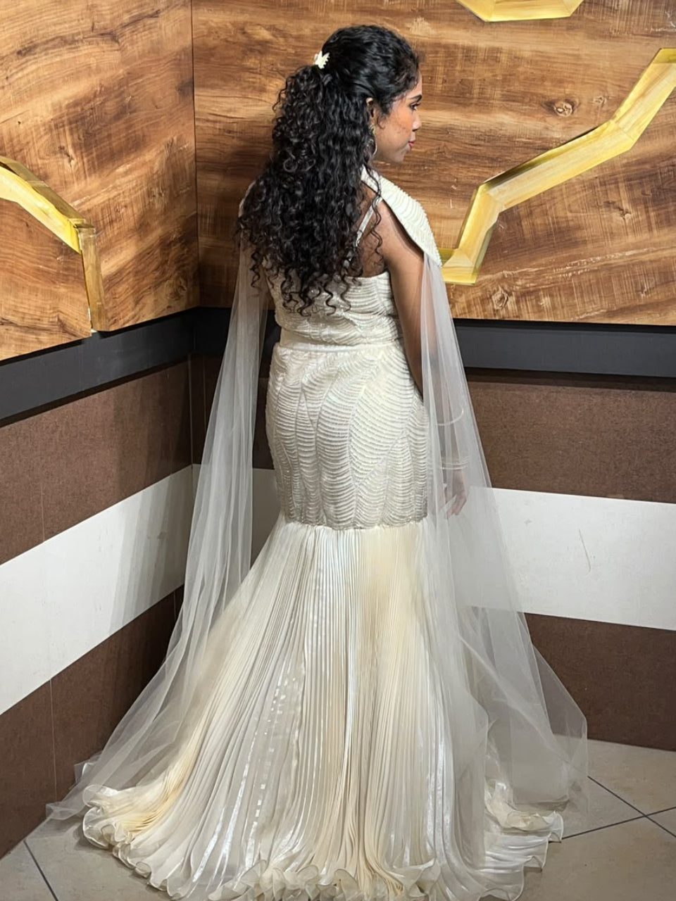 🤍 White Elegance Gown – Rental