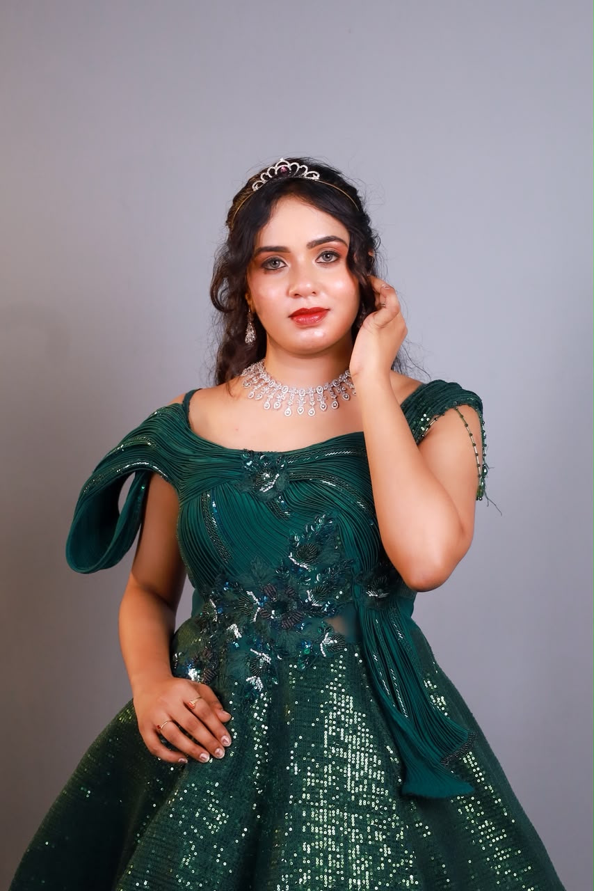 *Emerald Elegance Gown 💚✨